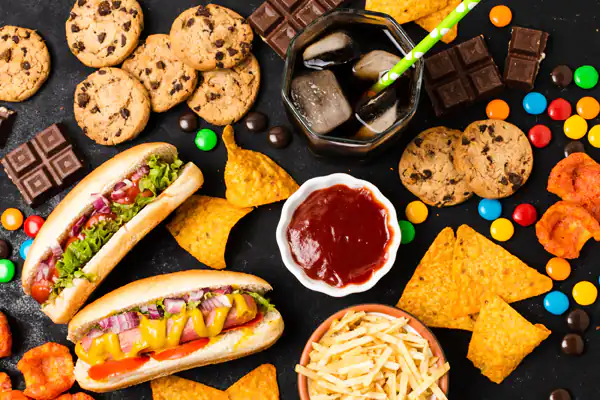 تعبیر خواب تنقلات خوردن + مشکل گشا برای دختر مجرد و چیپس و پفک و خرید تنقلات