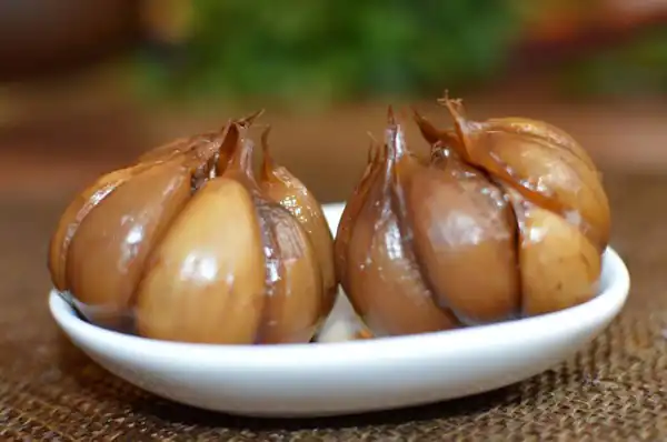 تعبیر خواب ترشی سیر + سیر ترشی از حضرت یوسف و ابن سیرین برای دختر مجرد