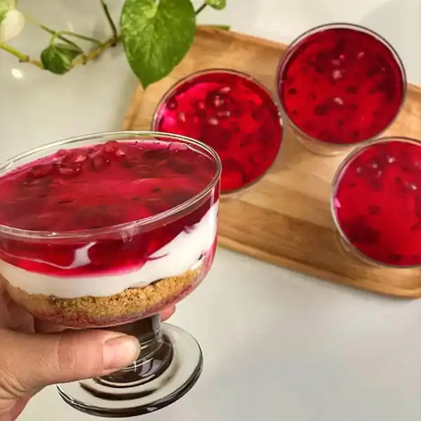 تعبیر خواب ژله هدیه گرفتن + ژله قرمز برای دختر مجرد از امام صادق و ژله آبی