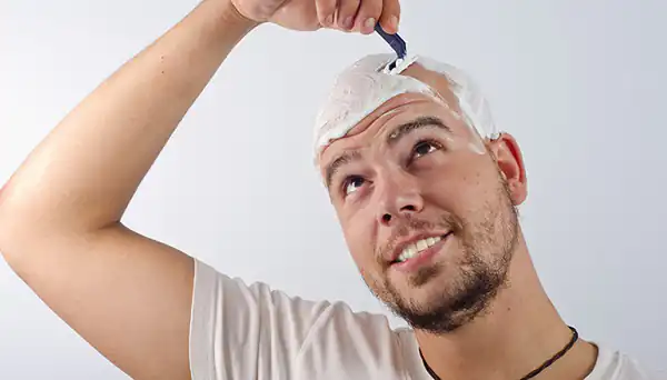 تعبیر خواب ژیلت زدن + تیغ اصلاح امام صادق و ژیلت زدن صورت زن و زدن موی دست