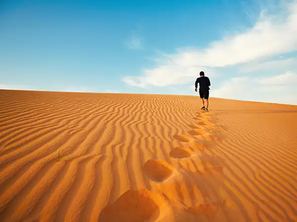 تعبیر خواب دویدن در بیابان + ناتوانی در دویدن و دویدن در جاده خاکی دختر مجرد