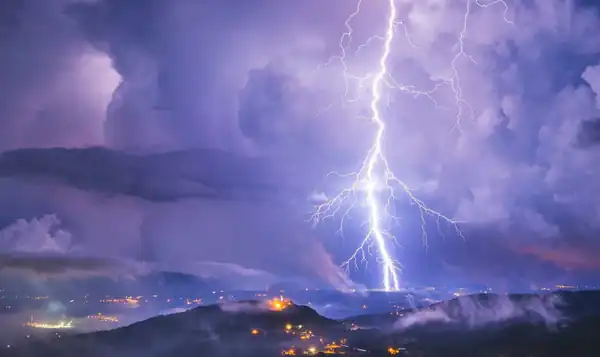 تعبیر خواب دیدن رعد و برق + حضرت یوسف و برای دختر مجرد در خانه