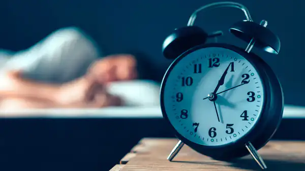 تعبیر خواب ساعت ۷ صبح + تعبیر خواب ساعت ۸ صبح و خواب صبح زن تعبیر دارد