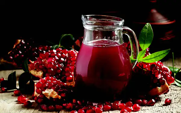 تعبیر خواب آب انار برای زن متاهل + گرفتن و خوردن و رزق و روزی و سلامتی و برکت
