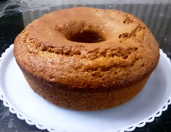 تعبیر خواب کیک دادن به دیگران + کیک دادن به فقرا و کیک دادن به مرده