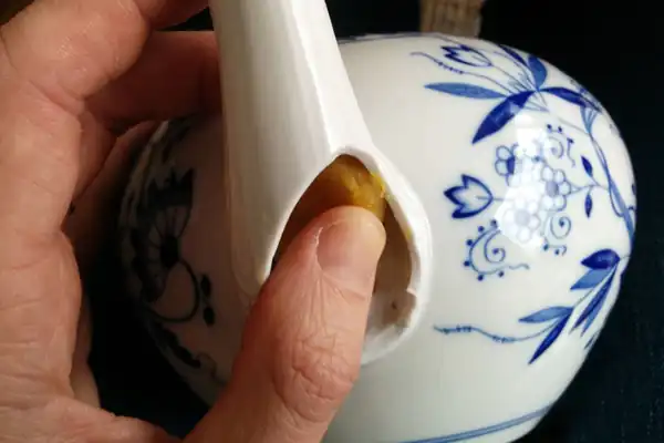تعبیر خواب قوری شکسته چیست + قوری شکسته و چای ریخته شده و قوری شکسته و دعوا