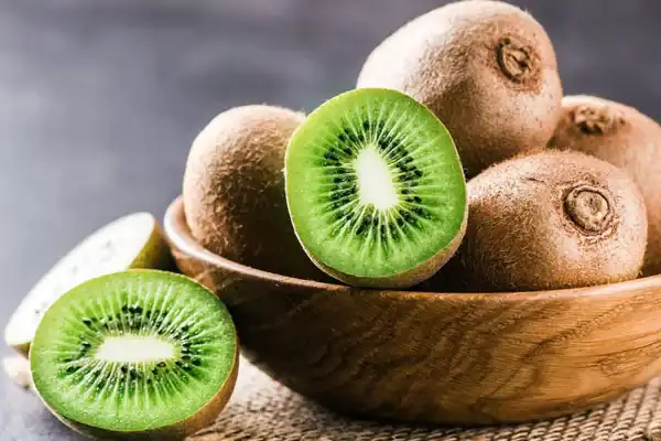 تعبیر خواب کیوی گرفتن + کیوی گرفتن و خوشحالی و کیوی گرفتن از مرده
