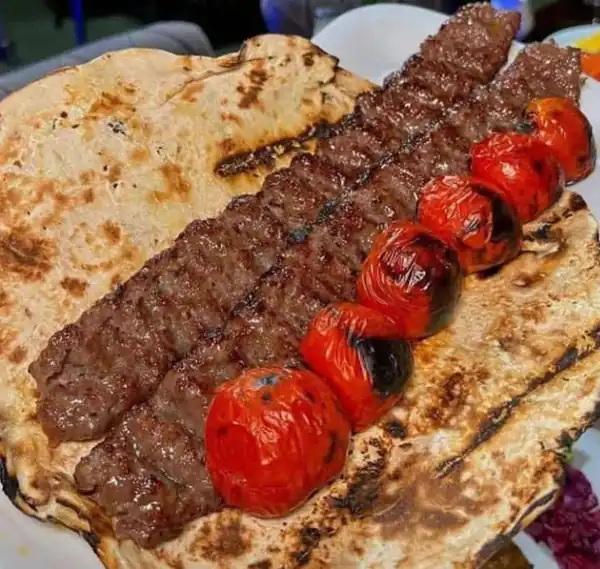 تعبیر خواب نان و کباب برای زن متاهل + از دید ابن سیرین و امام صادق و دانیال نبی