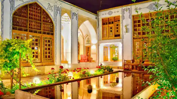 تعبیر خواب هتل داشتن + برای زن متاهل و باردار و دختر مجرد و از دید مولف
