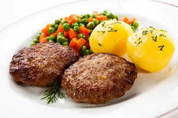 تعبیر خواب کتلت خوردن + برای زن متاهل و باردار و دختر مجرد و از دید مولف