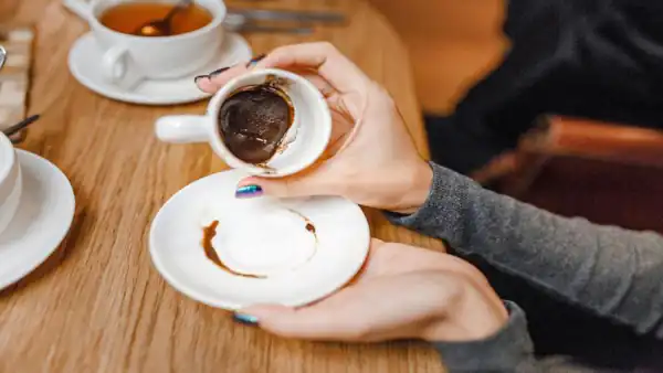 تعبیر خواب دیدن زن فالگیر + برای زن متاهل و باردار و دختر مجرد و از دید مولف