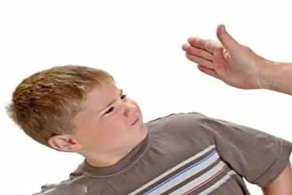 تعبیر خواب سیلی خوردن از برادر + برای زن متاهل و باردار و دختر مجرد و از دید مولف