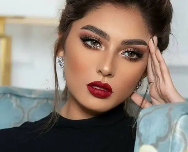 تعبیر خواب آرایش + برای زن متاهل و باردار و دختر مجرد و از دید مولف
