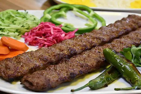 تعبیر خواب کباب خوردن مرده + برای زن متاهل و باردار و دختر مجرد و از دید مولف