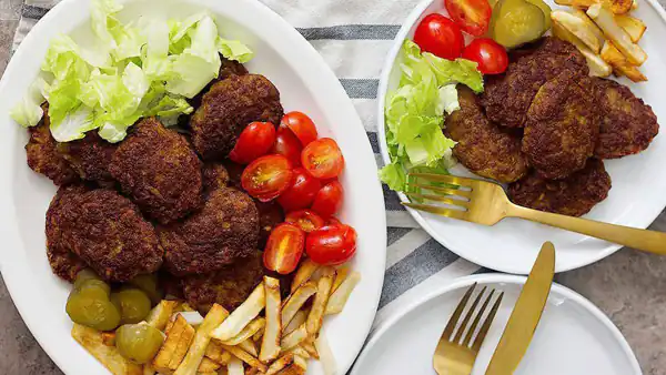 تعبیر خواب خوردن کتلت + برای زن متاهل و باردار و دختر مجرد و از دید مولف