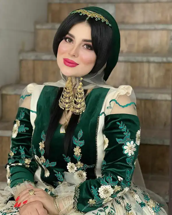 تعبیر خواب لباس محلی سبز + برای زن متاهل و باردار و دختر مجرد و از دید مولف