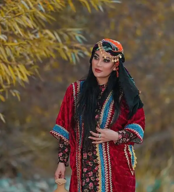 تعبیر خواب لباس محلی + برای زن متاهل و باردار و دختر مجرد و از دید مولف