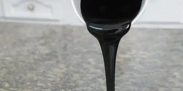 تعبیر خواب افتادن در قیر + برای زن متاهل و باردار و دختر مجرد و از دید مولف