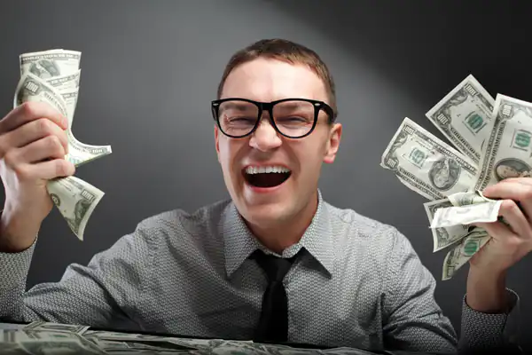تعبیر خواب دیدن مرد ثروتمند + برای زن متاهل و باردار و دختر مجرد و از دید مولف