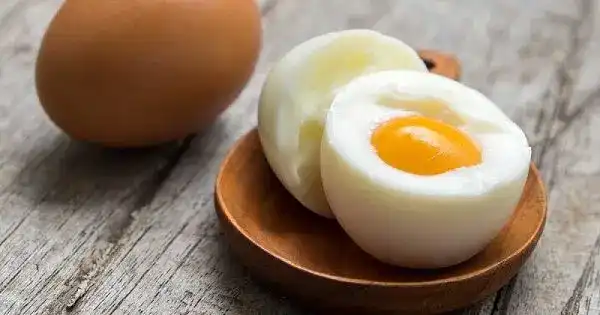 تعبیر خواب تخمه مرغ اب پز خوردن + معنی تخمه مرغ اب پز خوردن در خواب های ما چیست