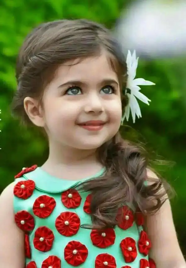 تعبیر خواب دختر بچه زیبا غریبه + معنی دختر بچه زیبا غریبه در خواب های ما