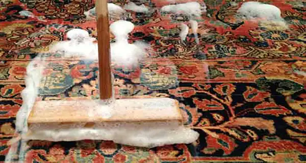 تعبیر خواب شستن فرش با شلنگ + معنی شستن فرش با شلنگ در خواب های ما چیست