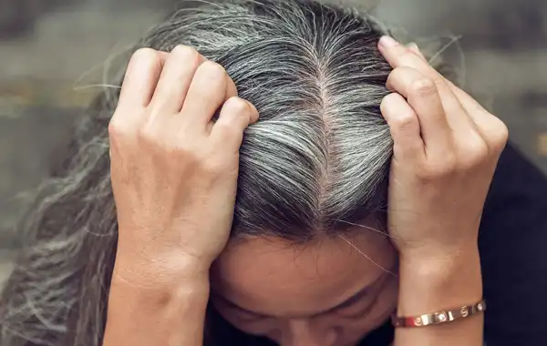 تعبیر خواب موی سفید دیگران + معنی دیدن موی سفید دیگران در خواب های ما چیست