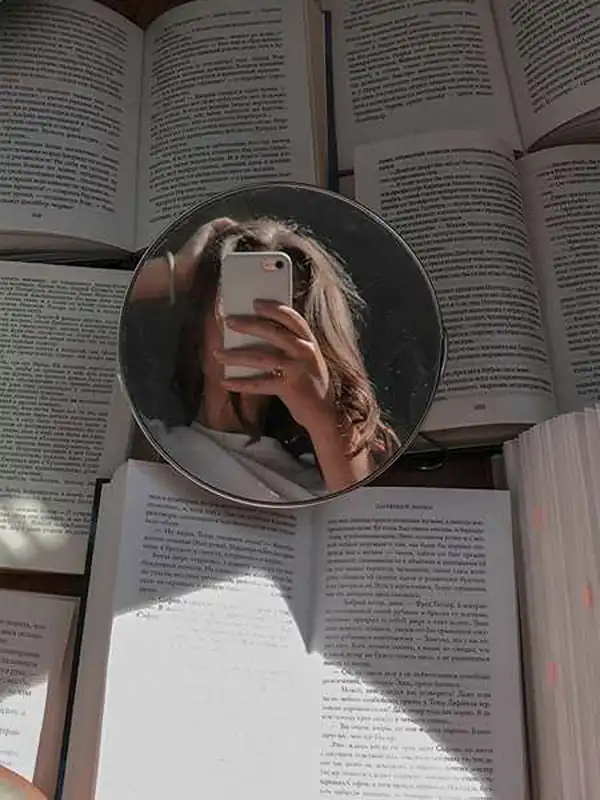مدل عکس گرفتن جلو اینه + بهترین مدل های عکس گرفتن و ژست جلو اینه