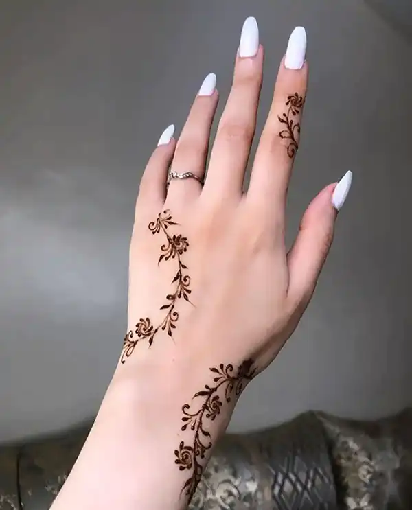 مدل حنا ساده + زیباترین مدل های حنا ساده پشت و روی دست بسیار خوشگل