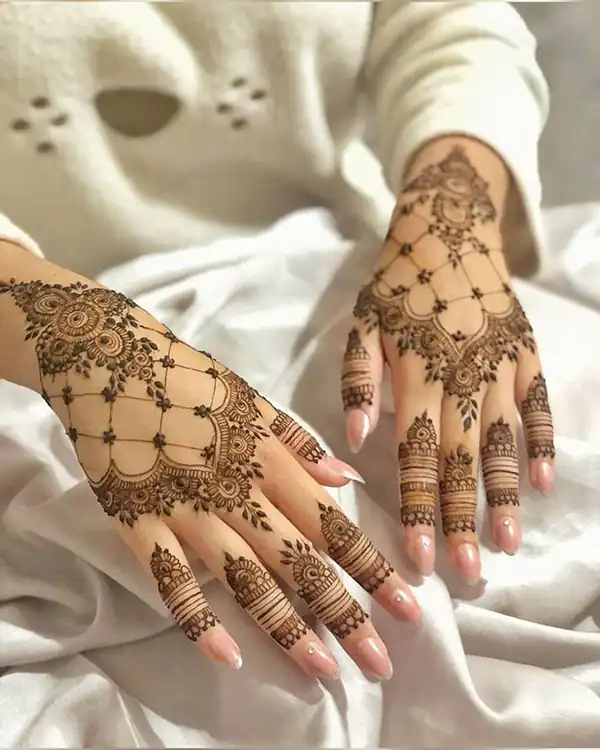 مدل حنا ساده + زیباترین مدل های حنا ساده پشت و روی دست بسیار خوشگل