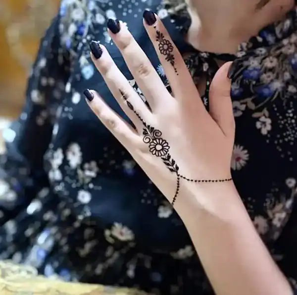مدل حنا ساده + زیباترین مدل های حنا ساده پشت و روی دست بسیار خوشگل