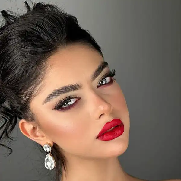 مدل آرایش با رژ قرمز + جذاب ترین مدل آرایش با رژ قرمز برای حضور در مهمانی شیک و لاکچری 