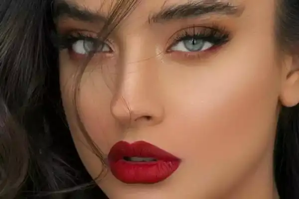 مدل آرایش با رژ قرمز + جذاب ترین مدل آرایش با رژ قرمز برای حضور در مهمانی شیک و لاکچری 