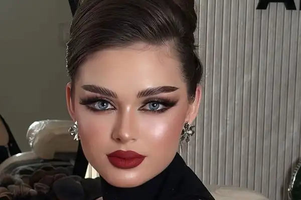 مدل آرایش با رژ قرمز + جذاب ترین مدل آرایش با رژ قرمز برای حضور در مهمانی شیک و لاکچری 
