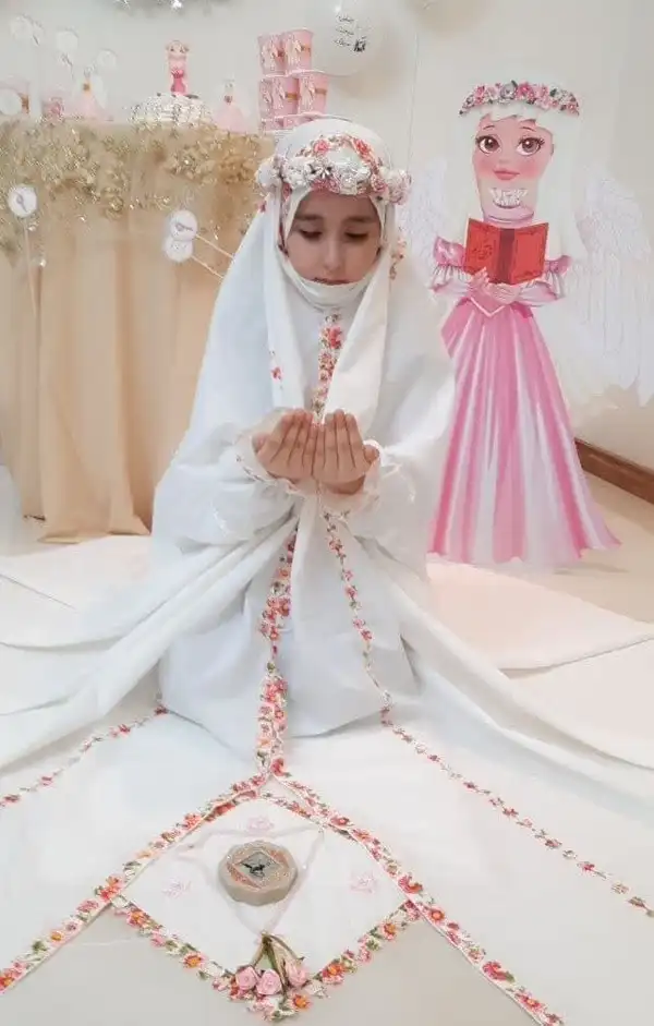 مدل چادر جشن تکلیف + جدیدترین مدل های چادر جشن تکلیف زیبا برای فرزندان به سن تکلیف رسیده