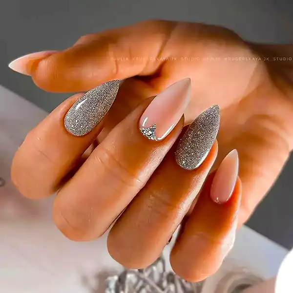 مدل ناخن ساده + زیباترین مدل های ناخن ساده امسال بسیار شیک و لاکچری