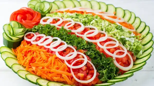 مدل سالاد برای مهمونی + جذاب ترین مدل های سالاد کاهو و کلم لذیذ و لاکچری برای مهمونی