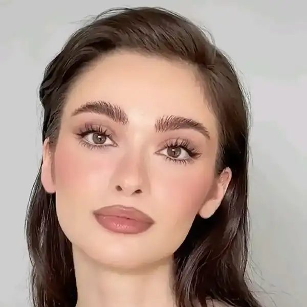 مدل آرایش صورت ساده + زیباترین و ملایم ترین سبک ها برای استایل روزمره و طبیعی 