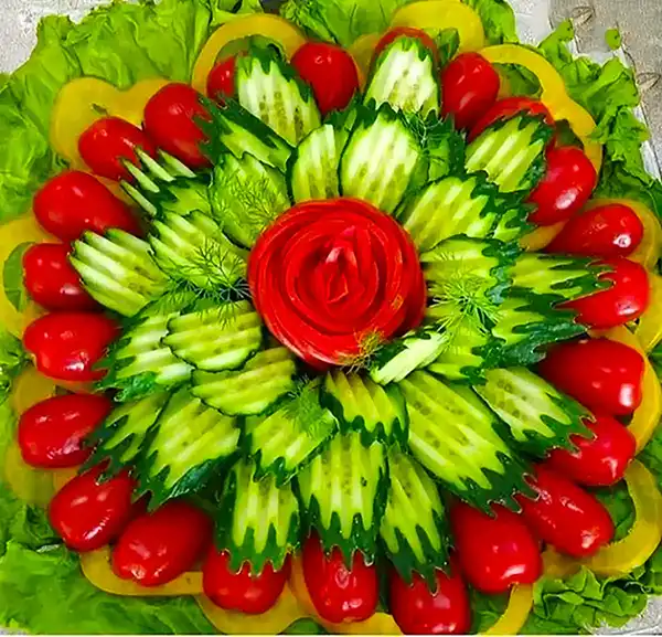 مدل سالاد با خیار و گوجه + زیباترین و تازه ترین ایده های تزیین سالاد برای سفره های رنگا رنگ 