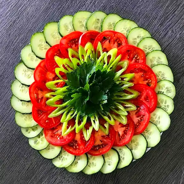 مدل سالاد با خیار و گوجه + زیباترین و تازه ترین ایده های تزیین سالاد برای سفره های رنگا رنگ 