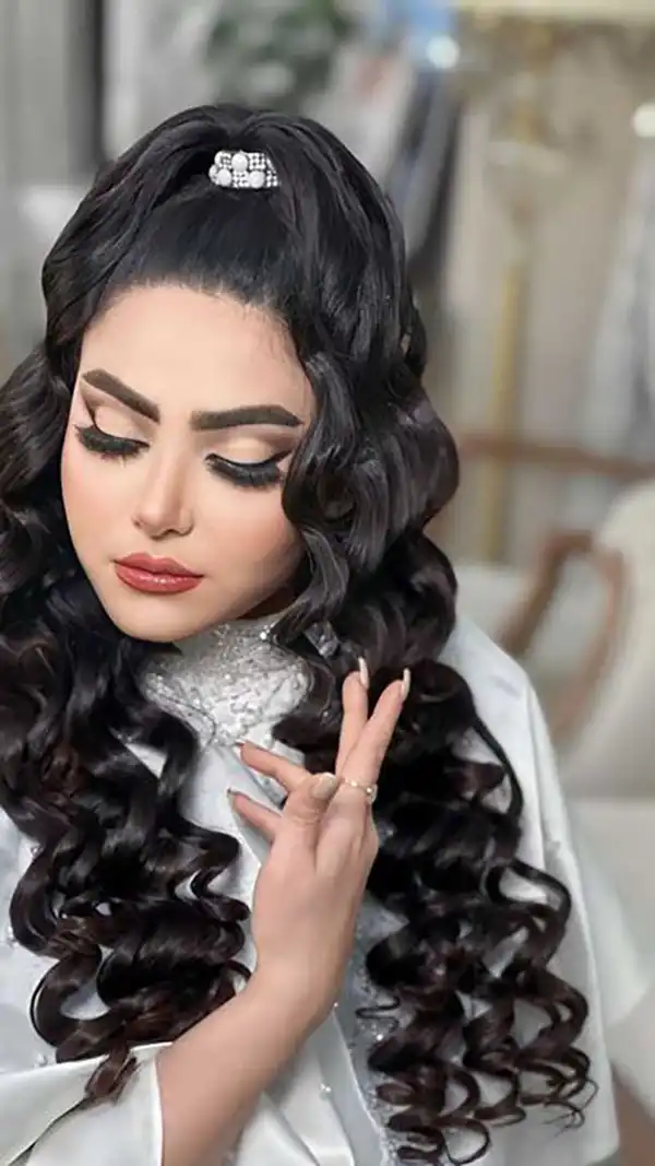مدل شینیون باز + مدرن ترین مدل شینیون باز با جلوه ای طبیعی و حجیم؛ انتخابی ایده‌آل