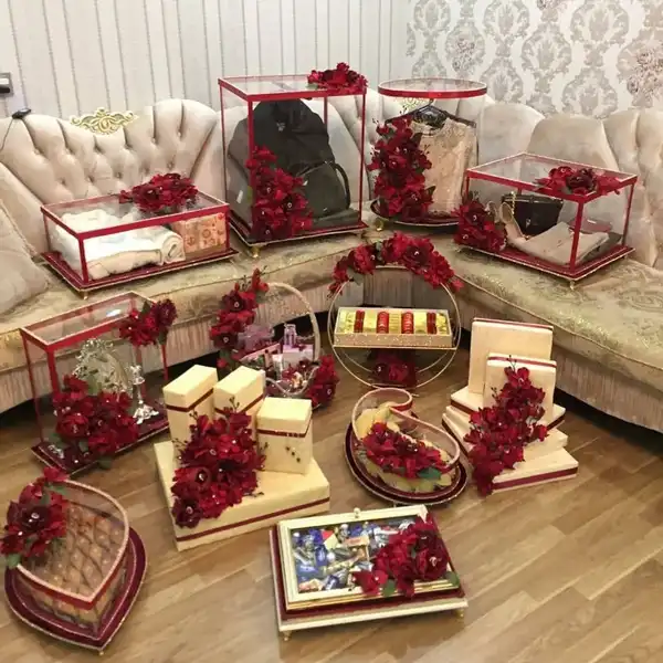 تزیین وسایل بله برون + ایده های شیک و غیرتکراری برای تزیین وسایل بله برون عروس خانم