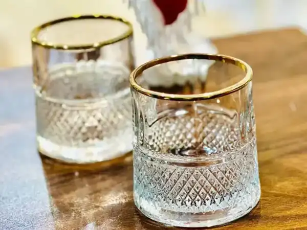 لیوان خارجی شیک + میز پذیرایی مدرن و متفاوت با لیوان خارجی شیک و لوکس