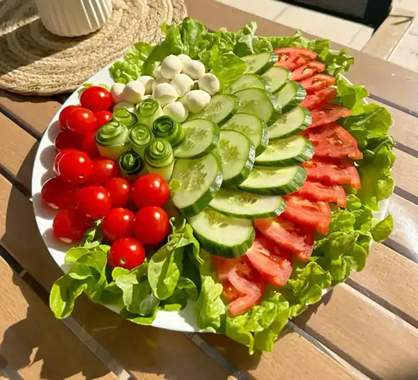 مدل سالاد با کاهو + زیباترین دیزاین های سالاد با کاهو بسیار آسان و سه سوته برای مهمانی های شما