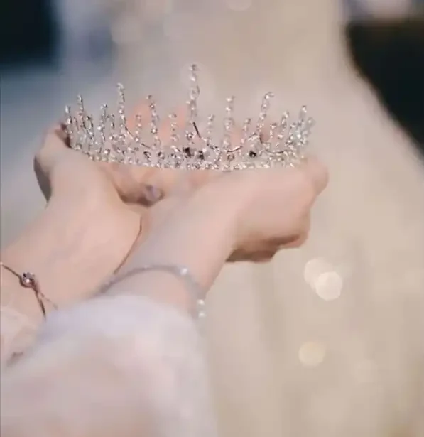 مدل تاج عروس ظریف + درخششی همراه با وقار و اصالت در مدل تاج عروس ظریف