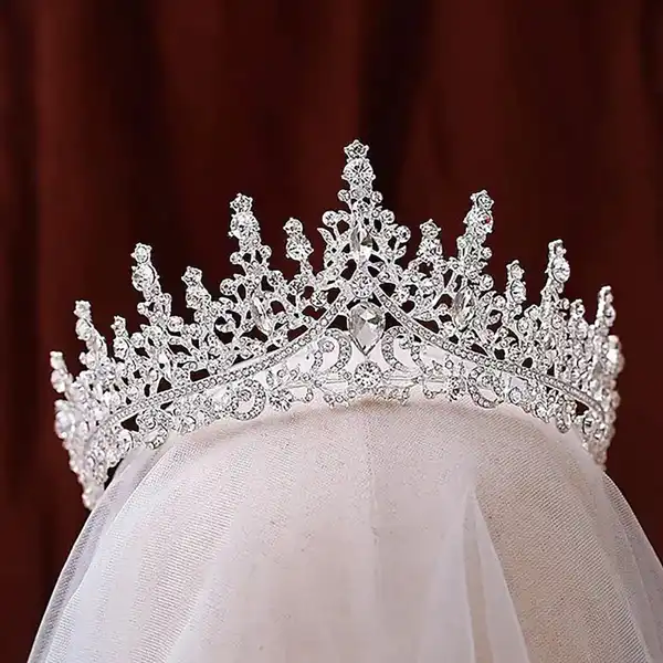 مدل تاج + نمادی از زیبایی و شکوه عروس در مدل تاج فوق العاده زیبا و ایده آل