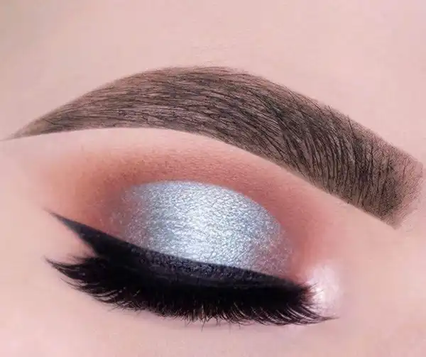 مدل آرایش ابرو  + چهره ای شاداب و زیبا با مدل آرایش ابرو جذاب