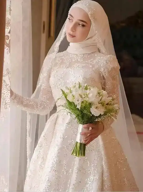 مدل حجاب عروسی + ما در این قسمت از مد و زیبایی چندین نمونه از استایل های مدل عروس محجبه را در اختیارتان قرار میدهیم جهت ایده گرفتن از آنها