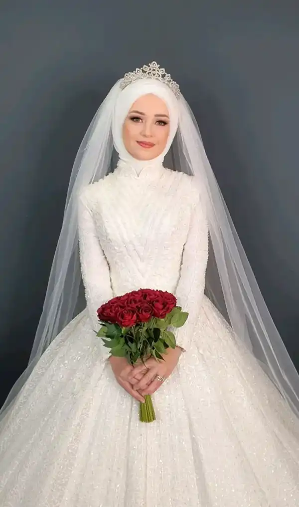 مدل حجاب عروسی + ما در این قسمت از مد و زیبایی چندین نمونه از استایل های مدل عروس محجبه را در اختیارتان قرار میدهیم جهت ایده گرفتن از آنها