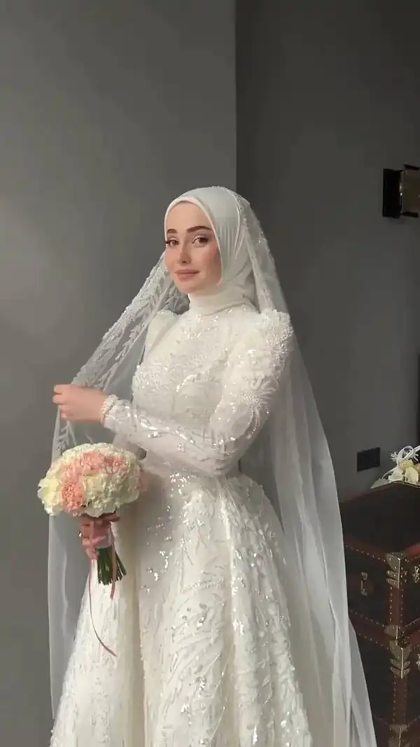مدل حجاب عروسی + ما در این قسمت از مد و زیبایی چندین نمونه از استایل های مدل عروس محجبه را در اختیارتان قرار میدهیم جهت ایده گرفتن از آنها